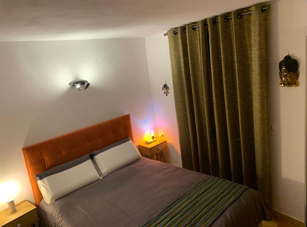 Pila & Bed Montpellier Centre Corum Comedie - Chambre Calme Climatisee - Quiet Air-Conditioned Room Exterior photo